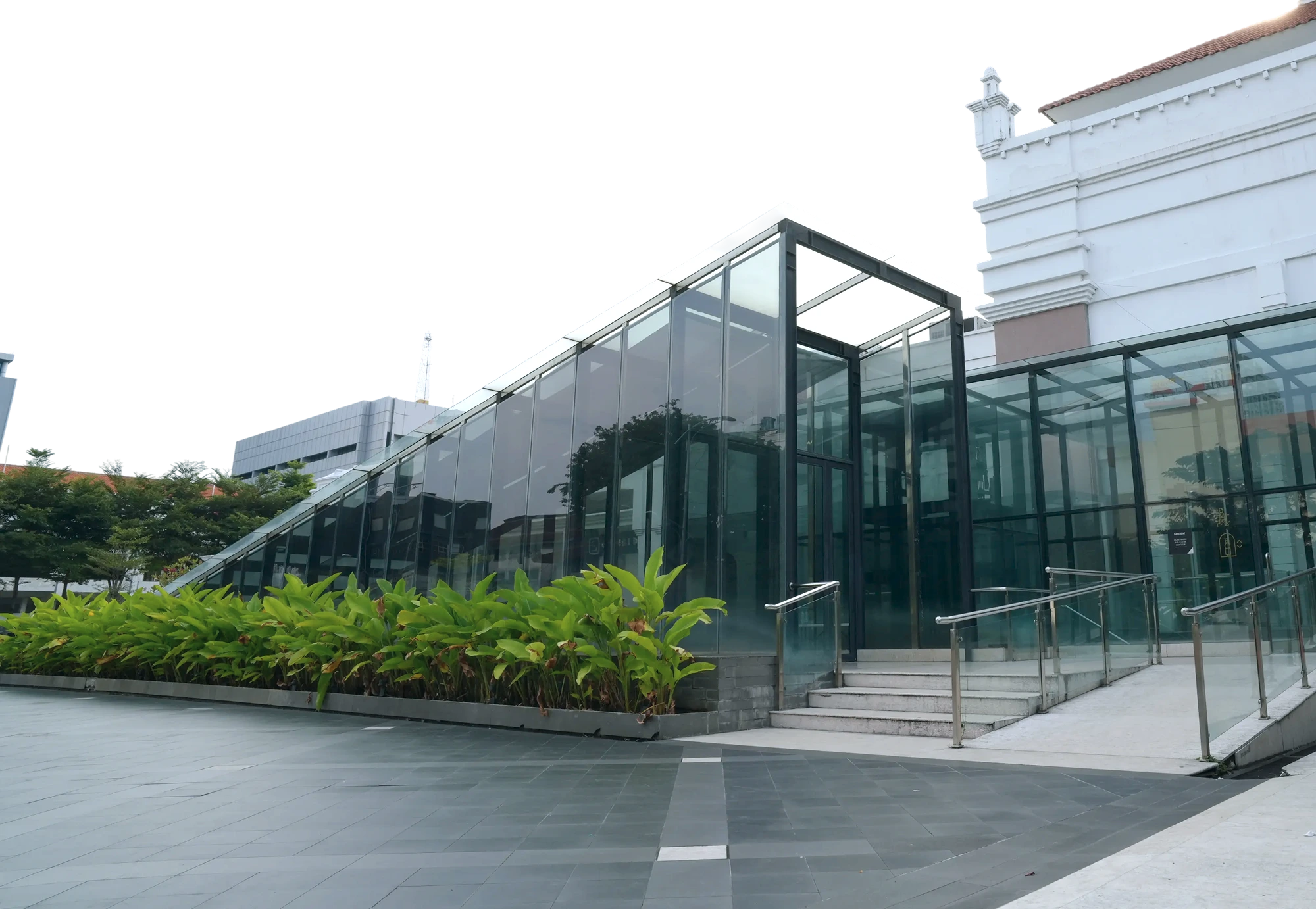 Gedung alun-alun Surabaya.